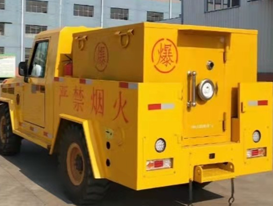 利辛凯龙爆破器材运输车:保障爆破任务的安全运行
